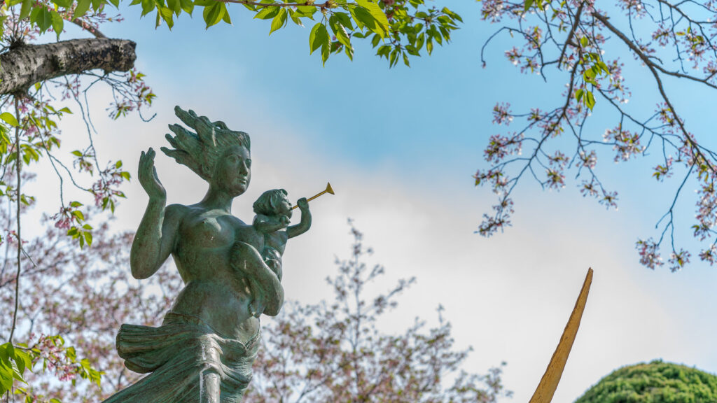 アニメ『グノーシア』１６話「真実」感想まとめ記事導入用
平和祈念像の写真